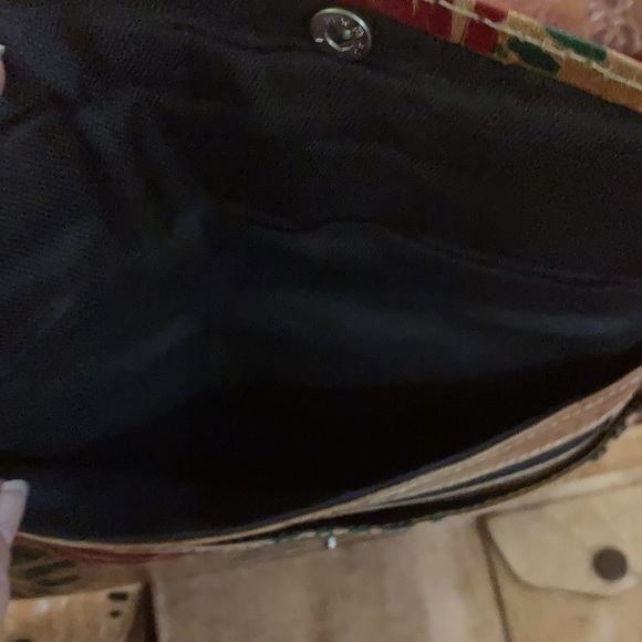 New Ladies Wallet with Coin & Money Holder - Picture 4 of 6